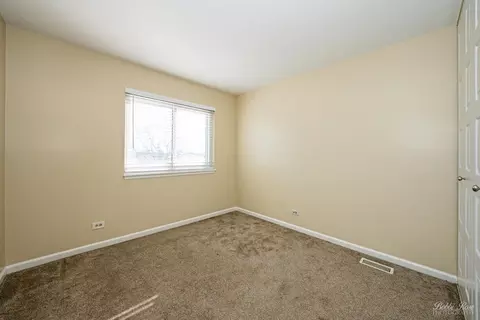 Bedroom - 1545 Cornell Pl, Hoffman Estates, IL 60169 photo 4 of 4