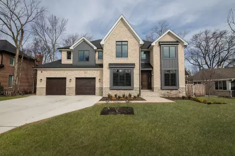 2400 N De Cook Ct, Park Ridge, IL 60068