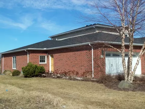 174 Brentwood Dr, Morris, IL 60450