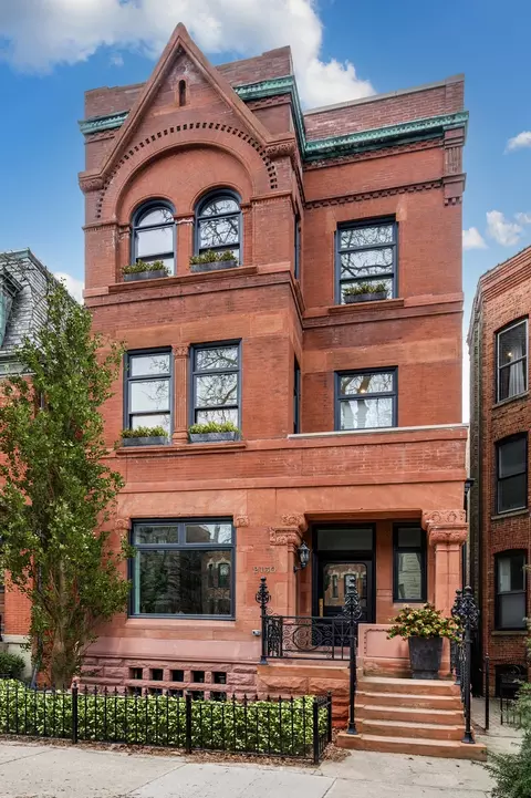 2130 N Cleveland Ave, Chicago, IL 60614