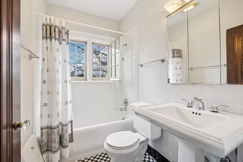 1119 Hill Ave, Elgin, IL 60120 photo 20