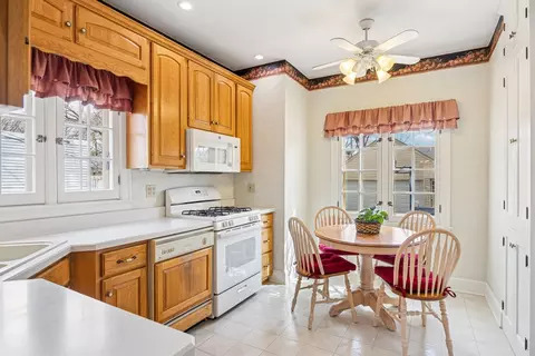 1119 Hill Ave, Elgin, IL 60120 photo 12