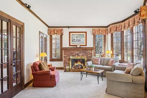 1119 Hill Ave, Elgin, IL 60120 photo 5