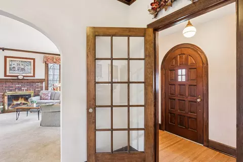 1119 Hill Ave, Elgin, IL 60120 photo 3