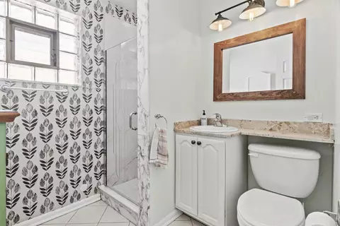 Bath - 2701 Flicker Ln, Rolling Meadows, IL 60008 photo 1 of 2