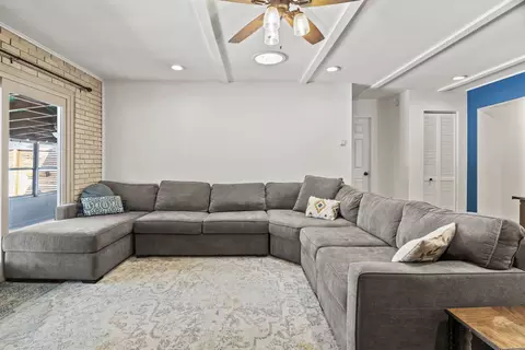 Living - 2701 Flicker Ln, Rolling Meadows, IL 60008 photo 2 of 2