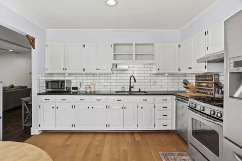 Kitchen - 2701 Flicker Ln, Rolling Meadows, IL 60008 photo 3 of 4