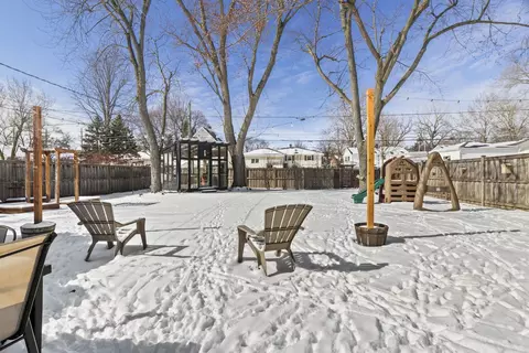 Exterior - 2701 Flicker Ln, Rolling Meadows, IL 60008 photo 2 of 5