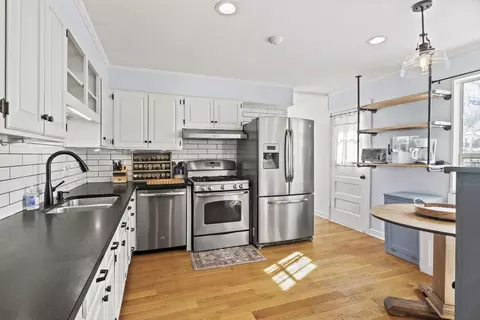 Kitchen - 2701 Flicker Ln, Rolling Meadows, IL 60008 photo 2 of 4