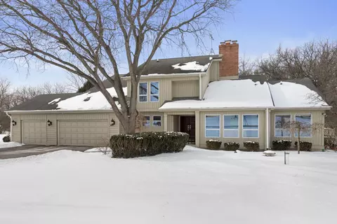 119 Stone Marsh Ln, Barrington, IL 60010