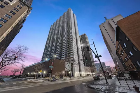 6033 N Sheridan Rd #9E, Chicago, IL 60660