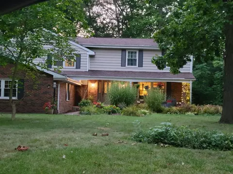 66 Oakwood Ln, Lincolnshire, IL 60069