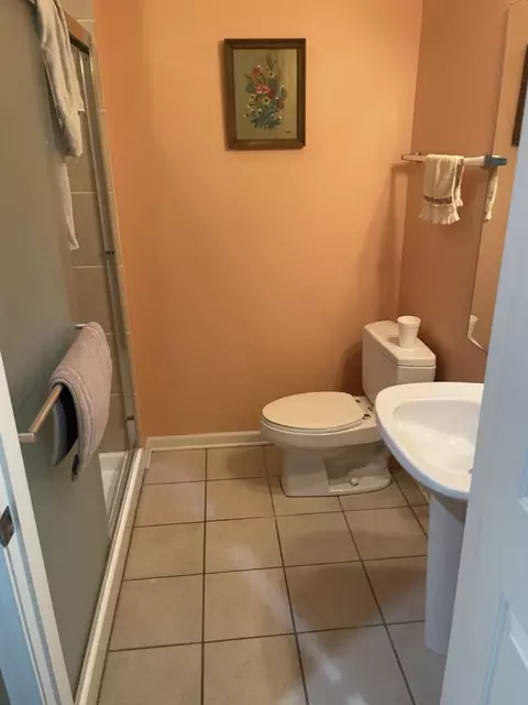 Bath - 1422 S Halsted St #1A, Chicago, IL 60607 photo 3 of 4