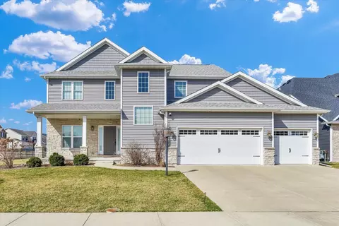 102 Astoria Dr, Savoy, IL 61874