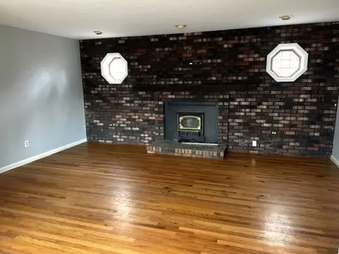 Living - 22204 River Rd, Marengo, IL 60152 photo 2 of 4