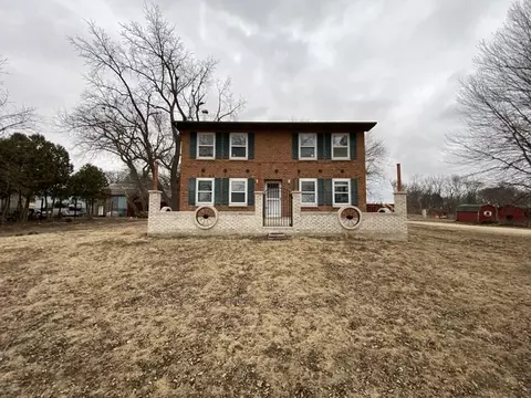 Exterior - 22204 River Rd, Marengo, IL 60152 photo 3 of 8