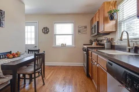 215 N Marion Ave, Bartlett, IL 60103 photo 10