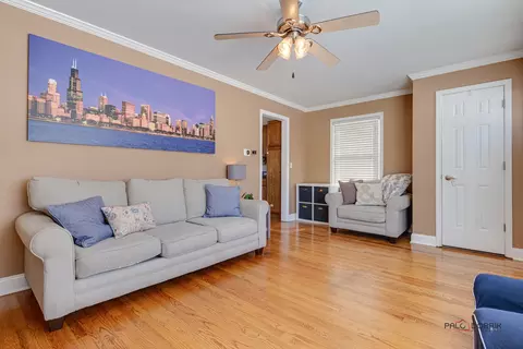 215 N Marion Ave, Bartlett, IL 60103 photo 5