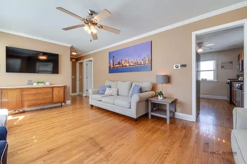 215 N Marion Ave, Bartlett, IL 60103 photo 3