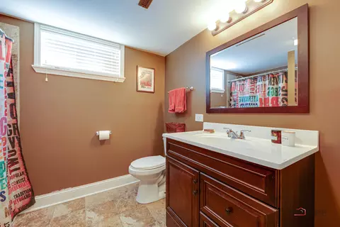 215 N Marion Ave, Bartlett, IL 60103 photo 21
