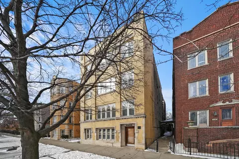 3022 W Palmer Sq #101, Chicago, IL 60647
