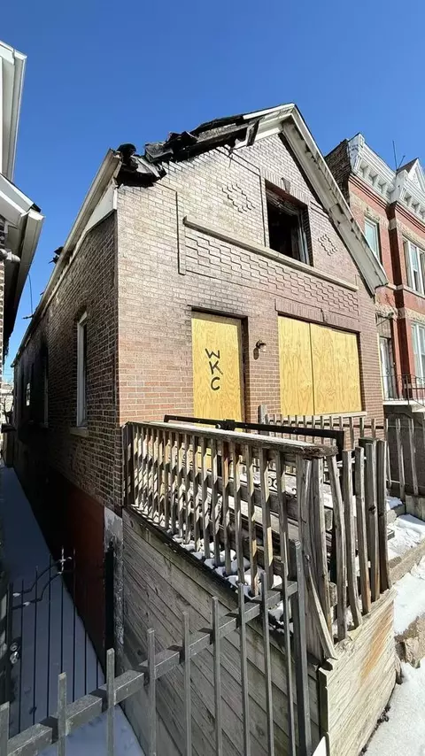 3037 S Lock St, Chicago, IL 60608 photo 2