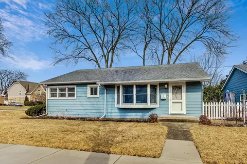 201 N Eastwood Ave, Mount Prospect, IL 60056