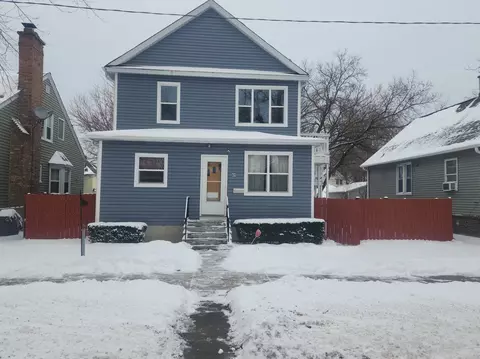 819 S Jackson St, Waukegan, IL 60085
