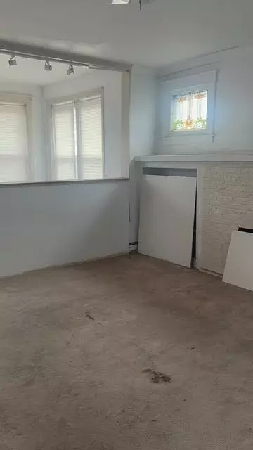 7630 S Constance Ave, Chicago, IL 60649 photo 9