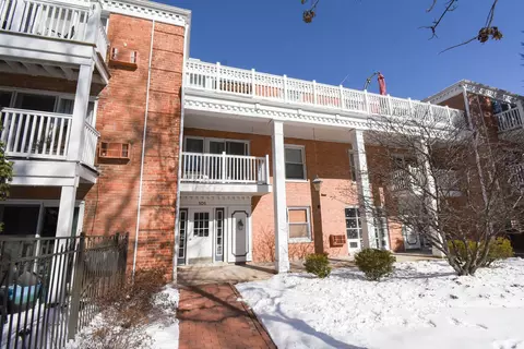 101 E Cossitt Ave #302, La Grange, IL 60525