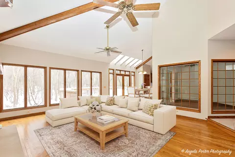 5008 Hickory Ln, Mchenry, IL 60051 photo 10