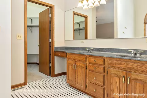 5008 Hickory Ln, Mchenry, IL 60051 photo 22