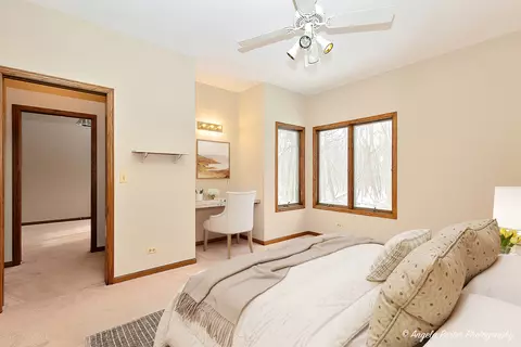 5008 Hickory Ln, Mchenry, IL 60051 photo 23