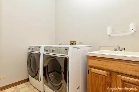 5008 Hickory Ln, Mchenry, IL 60051 photo 18