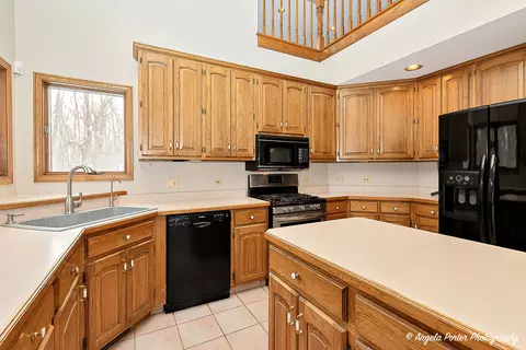 5008 Hickory Ln, Mchenry, IL 60051 photo 15