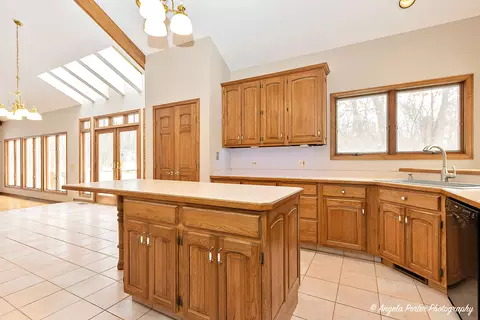 5008 Hickory Ln, Mchenry, IL 60051 photo 16