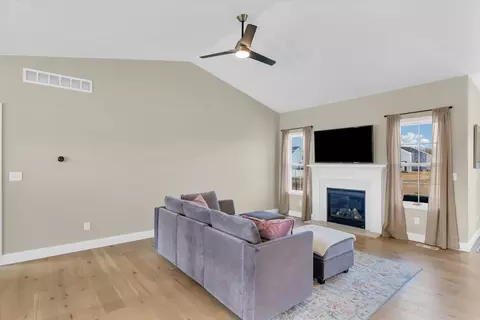Living - 10 Kickapoo Dr, Monticello, IL 61856 photo 1 of 2