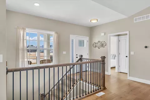 Entry Way - 10 Kickapoo Dr, Monticello, IL 61856 photo 3 of 5