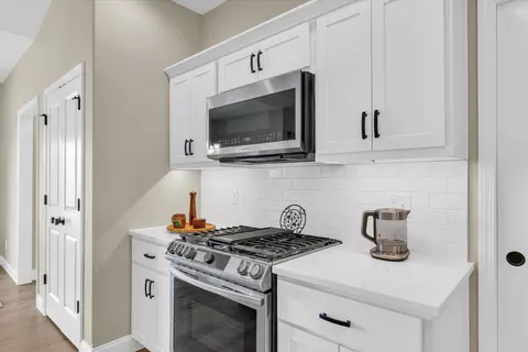 Kitchen - 10 Kickapoo Dr, Monticello, IL 61856 photo 5 of 5