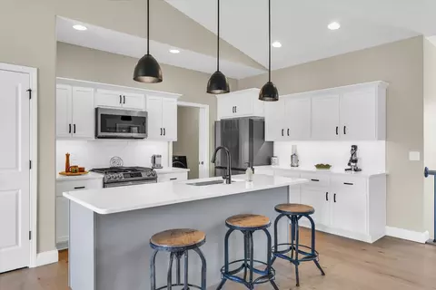 Kitchen - 10 Kickapoo Dr, Monticello, IL 61856 photo 1 of 5