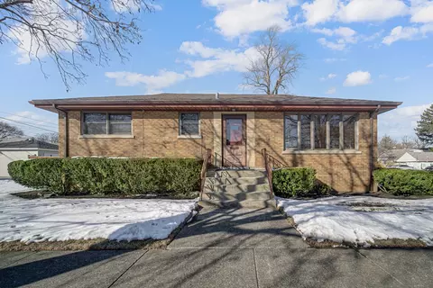 1100 N 5th Ave, Maywood, IL 60153