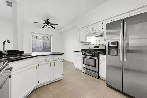 1599 Spaulding Rd, Bartlett, IL 60103 photo 11