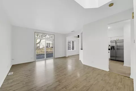 1599 Spaulding Rd, Bartlett, IL 60103 photo 5
