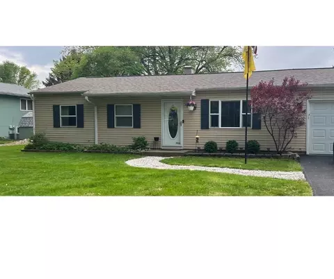 118 S Prairie St, Cary, IL 60013