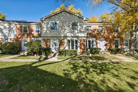 2074 Essex Ct #2074, Streamwood, IL 60107