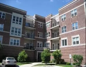 300 E Church St #110, Libertyville, IL 60048