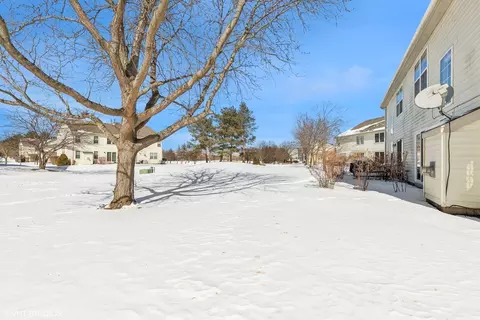 484 Aster Ct #2, Lindenhurst, IL 60046 photo 19