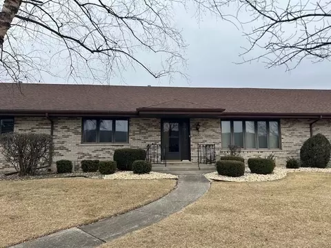 10600 Lynn Dr, Orland Park, IL 60467