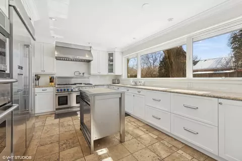 605 63rd St, Willowbrook, IL 60527 photo 9