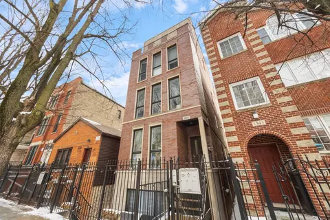 1541 W Thomas St #2, Chicago, IL 60622